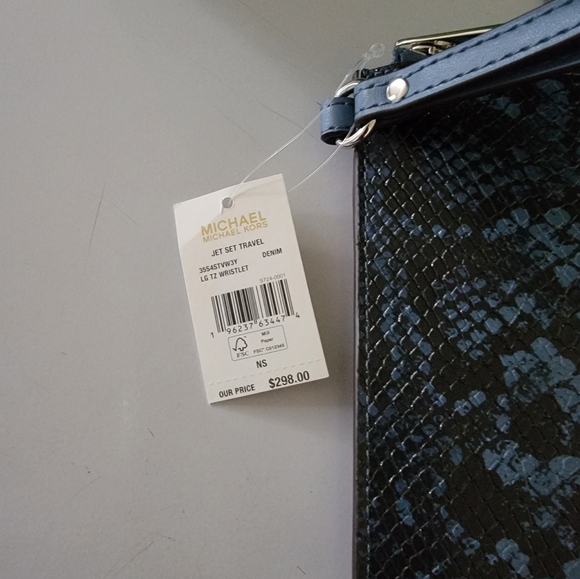 NWT Micheal kors jet set large wristlet - Picture 3 of 5